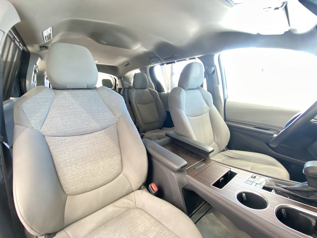 Thumbnail: 2024 Toyota Sienna - 26