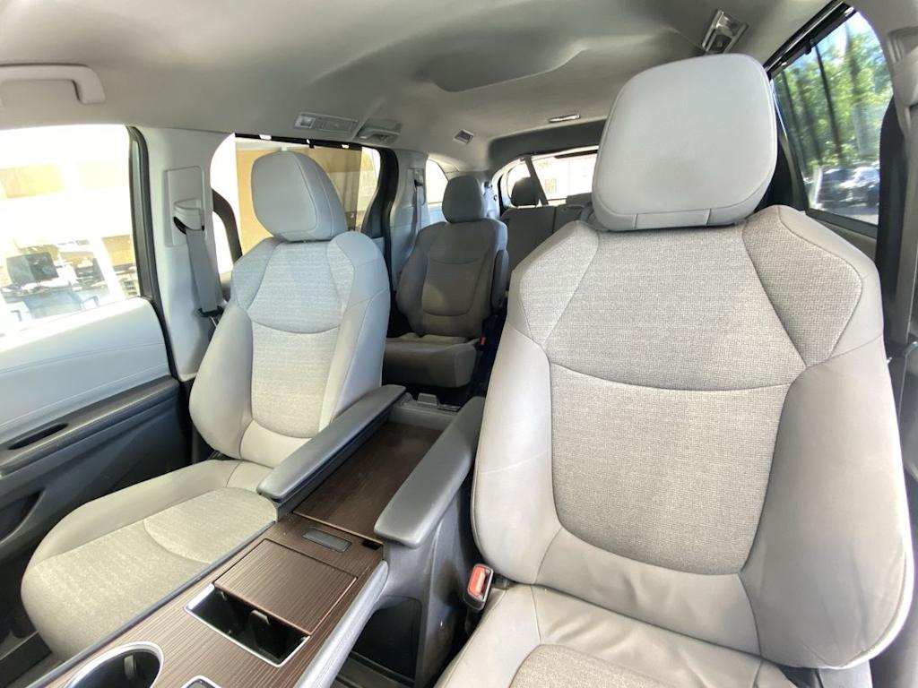Thumbnail: 2024 Toyota Sienna - 9