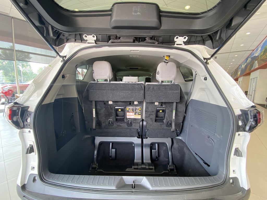 Thumbnail: 2024 Toyota Sienna - 7