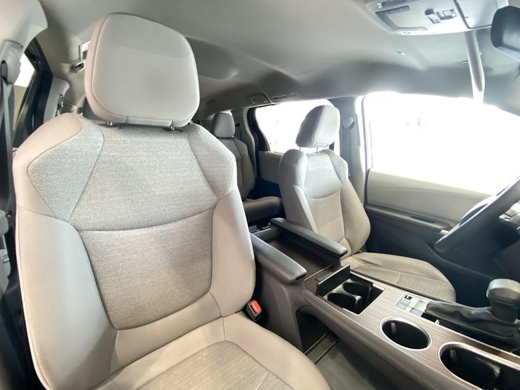 Thumbnail: 2024 Toyota Sienna - 10