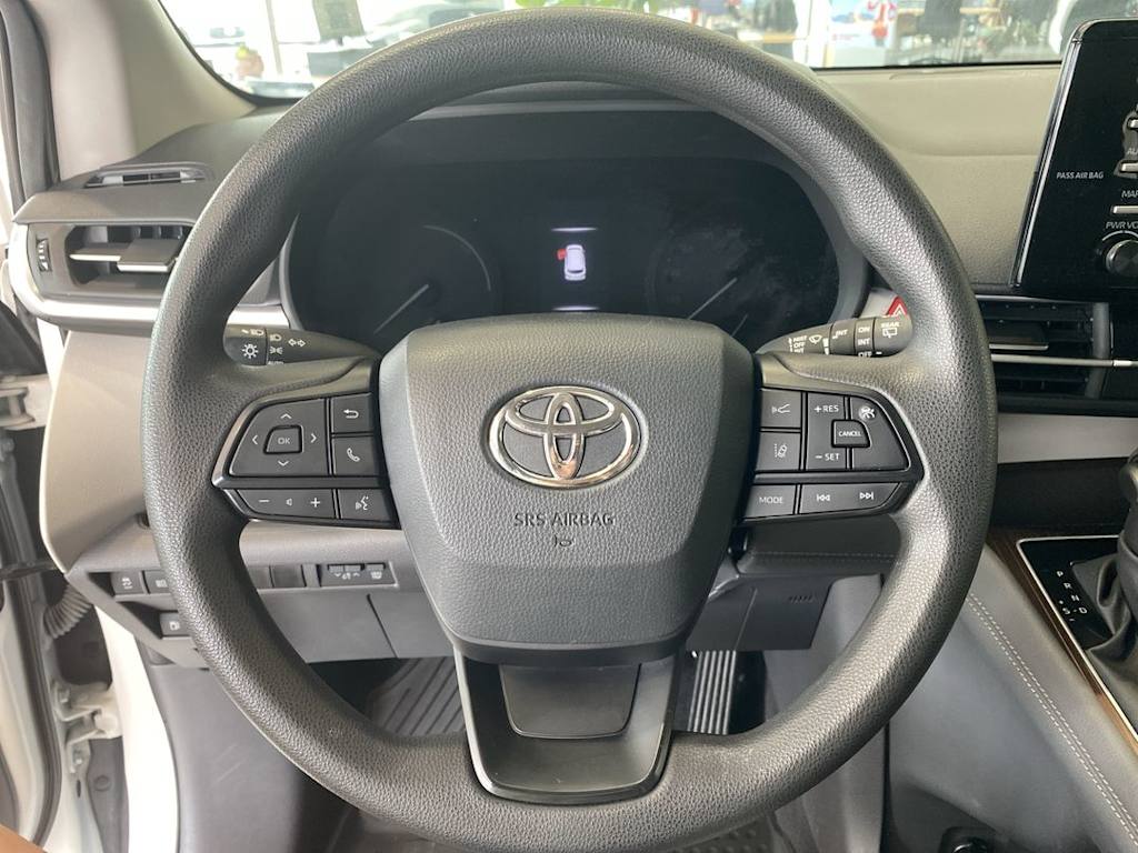Thumbnail: 2024 Toyota Sienna - 2