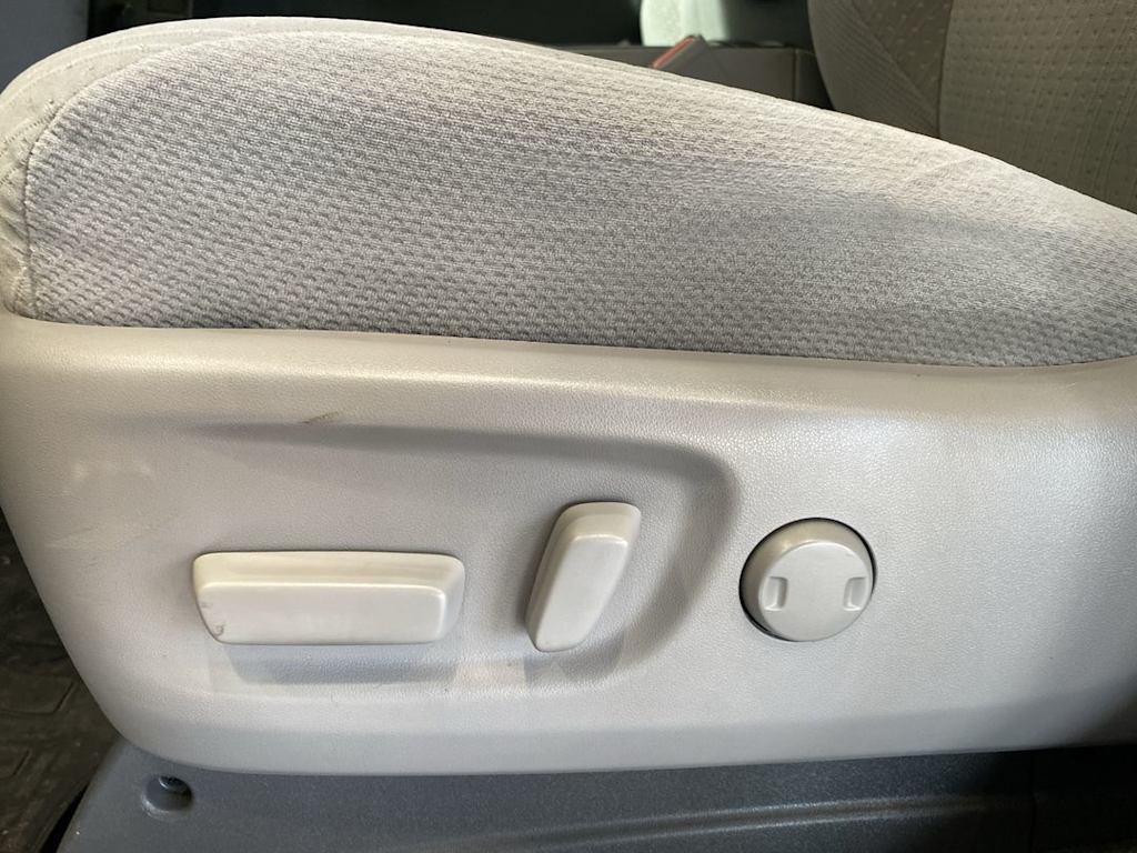 Thumbnail: 2020 Toyota Sienna - 20