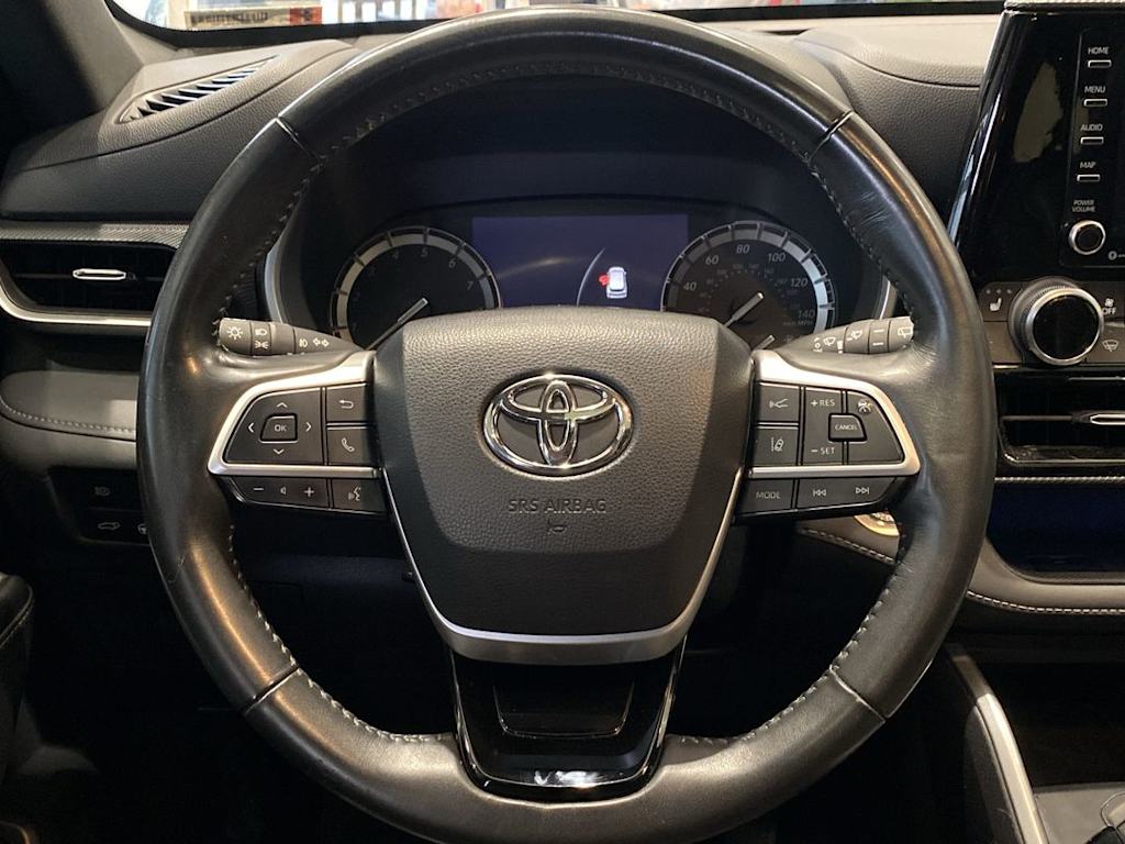 Thumbnail: 2022 Toyota Highlander - 2