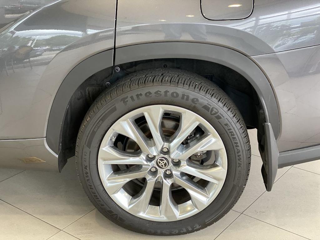 Thumbnail: 2022 Toyota Highlander - 7