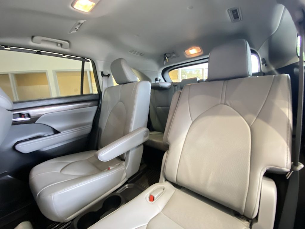Thumbnail: 2022 Toyota Highlander - 11