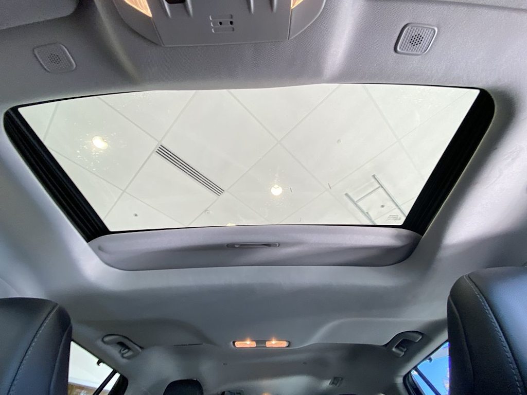 Thumbnail: 2023 Toyota Highlander - 25