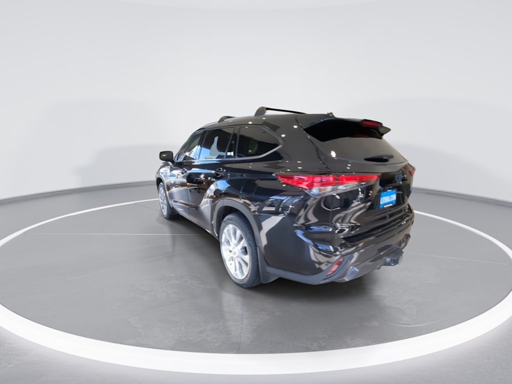 Thumbnail: 2023 Toyota Highlander - 5