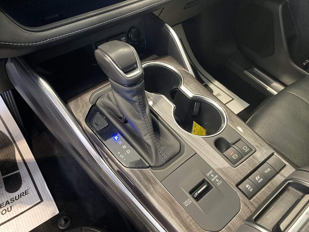 Thumbnail: 2020 Toyota Highlander - 14