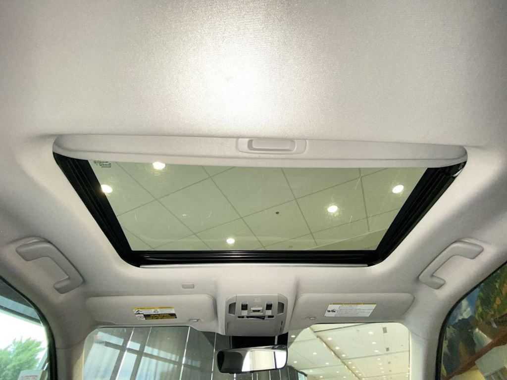 Thumbnail: 2020 Toyota Highlander - 26