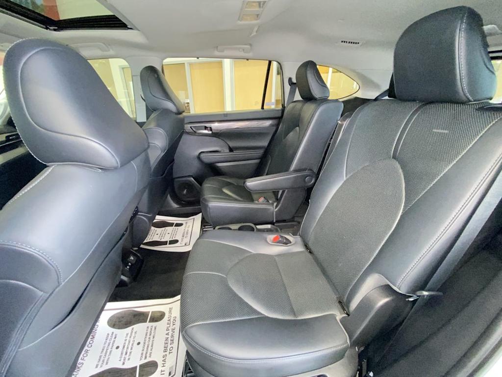 Thumbnail: 2020 Toyota Highlander - 12