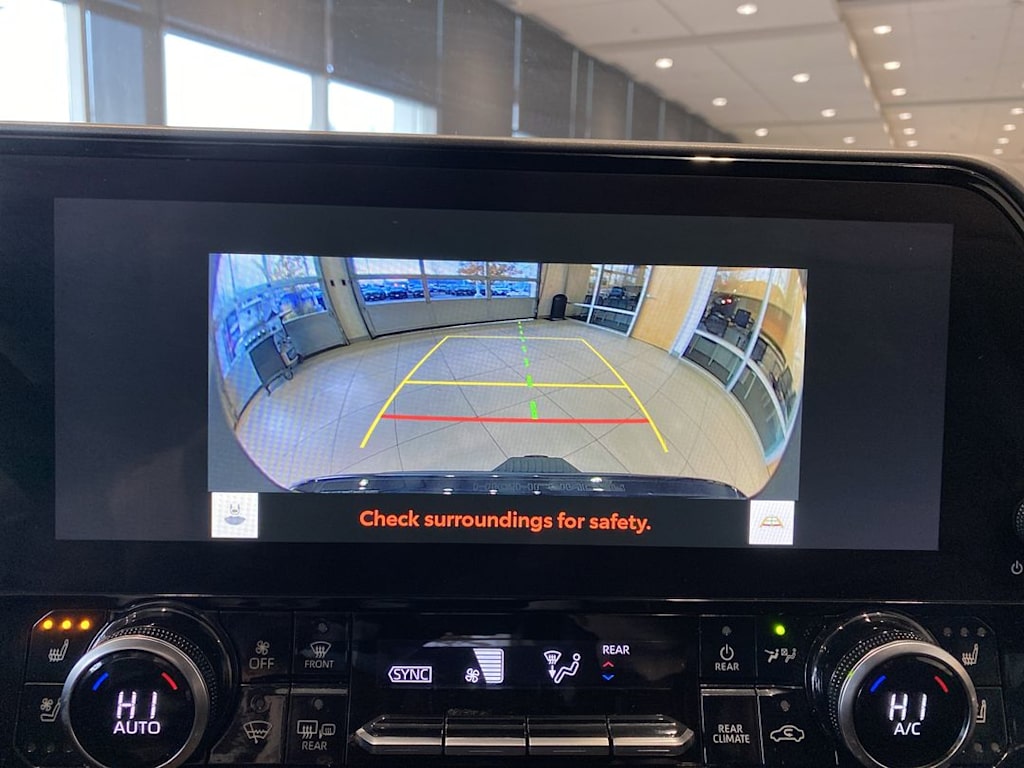 Thumbnail: 2023 Toyota Highlander - 24