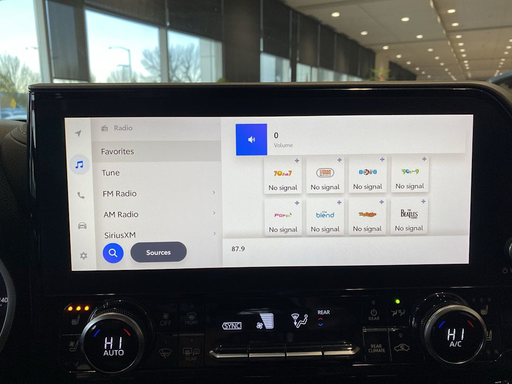 Thumbnail: 2023 Toyota Highlander - 13