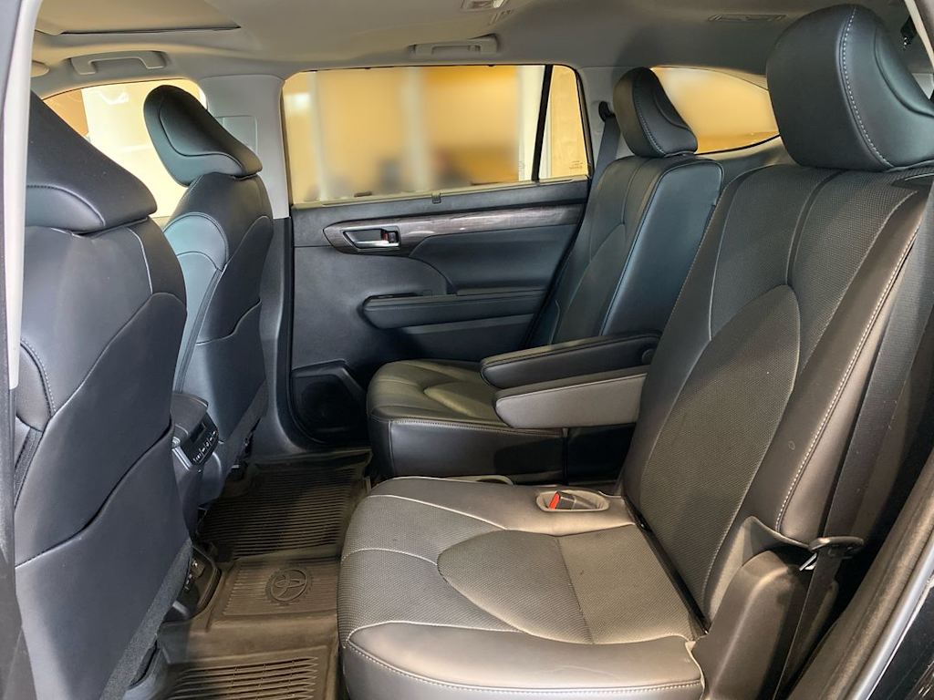 Thumbnail: 2023 Toyota Highlander - 12