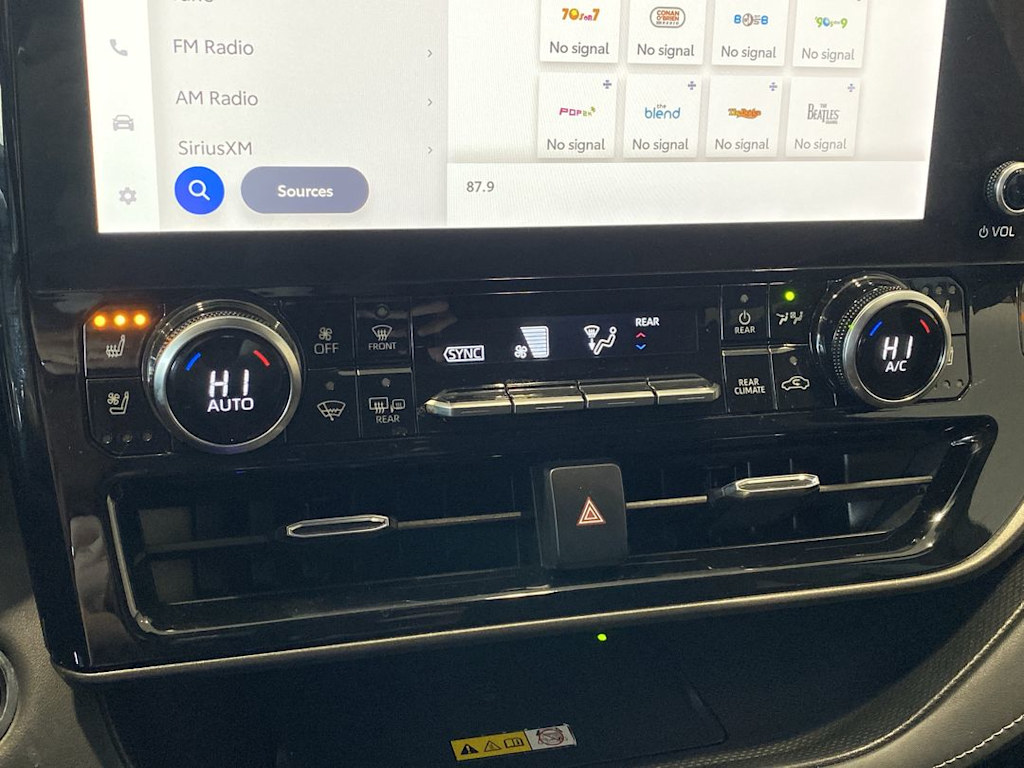 Thumbnail: 2023 Toyota Highlander - 25