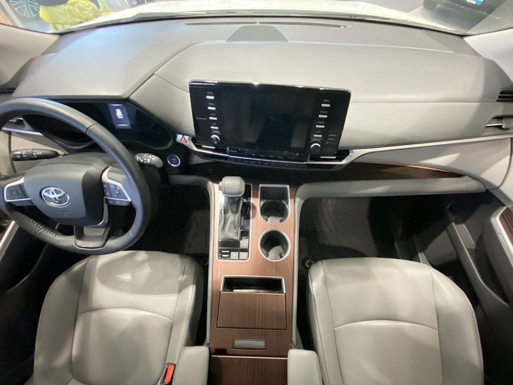 Thumbnail: 2021 Toyota Sienna - 9