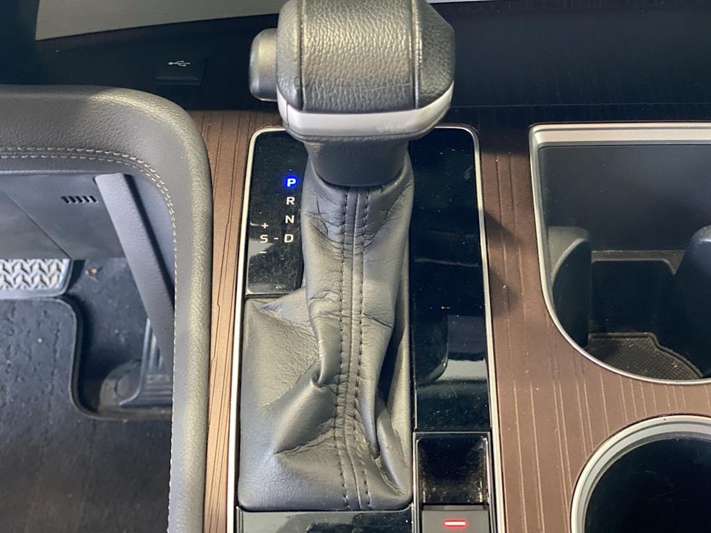 Thumbnail: 2021 Toyota Sienna - 14