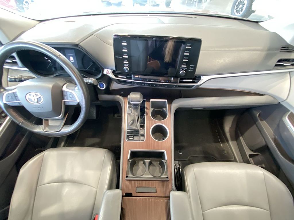 Thumbnail: 2021 Toyota Sienna - 9