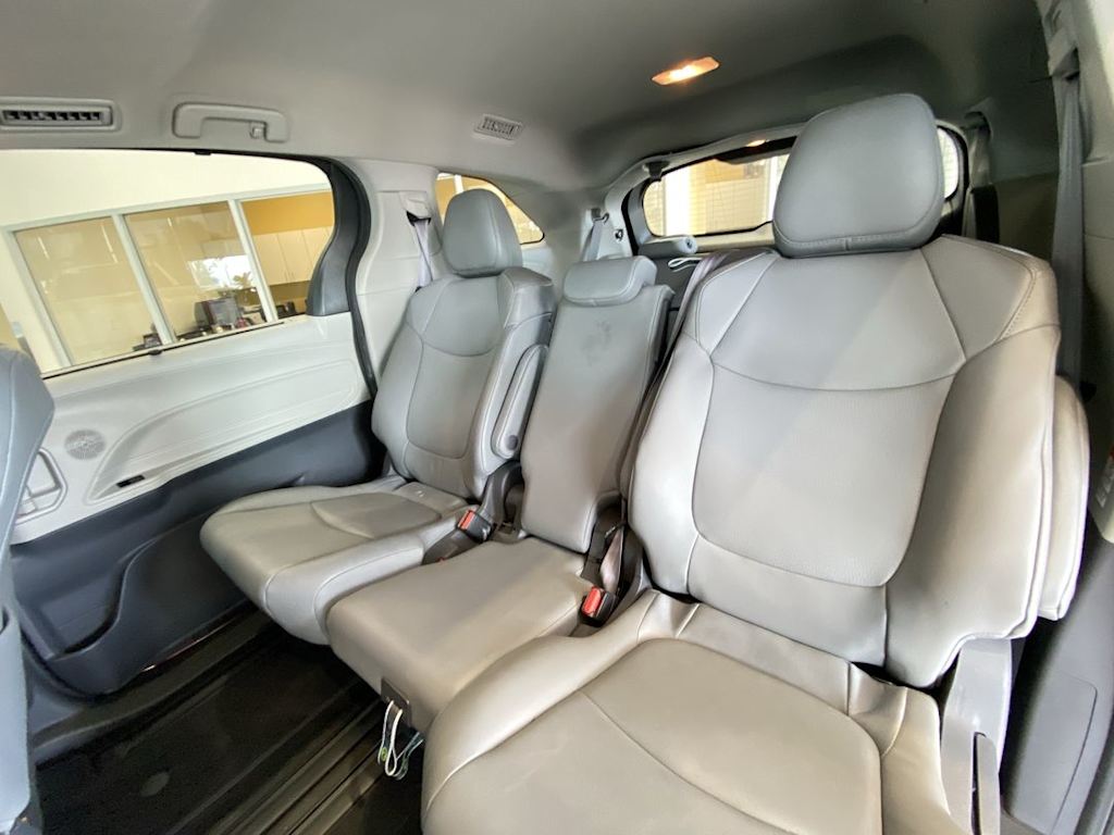 Thumbnail: 2021 Toyota Sienna - 12