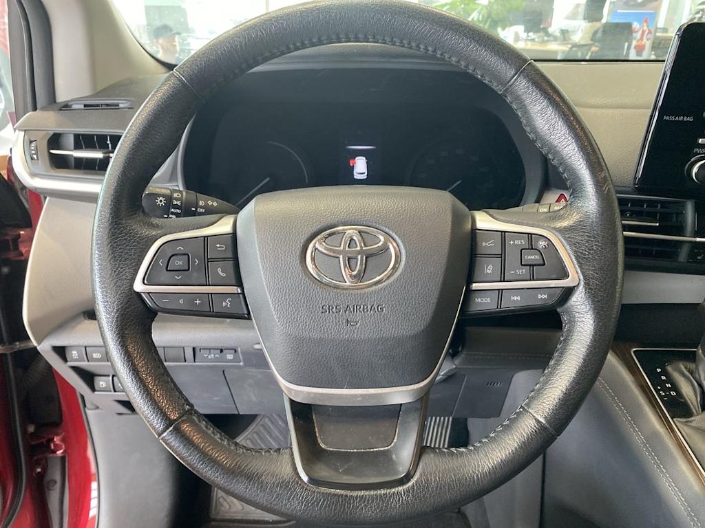 Thumbnail: 2021 Toyota Sienna - 2