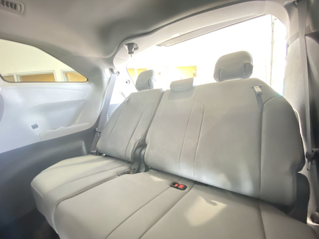 Thumbnail: 2021 Toyota Sienna - 11