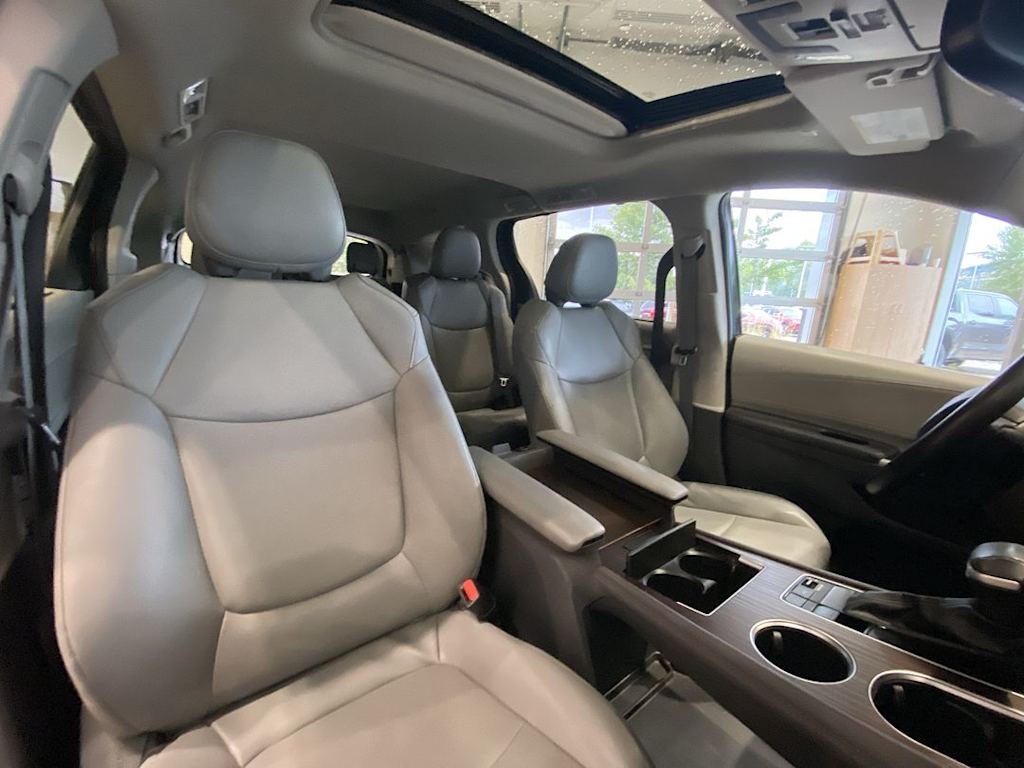 Thumbnail: 2024 Toyota Sienna - 27