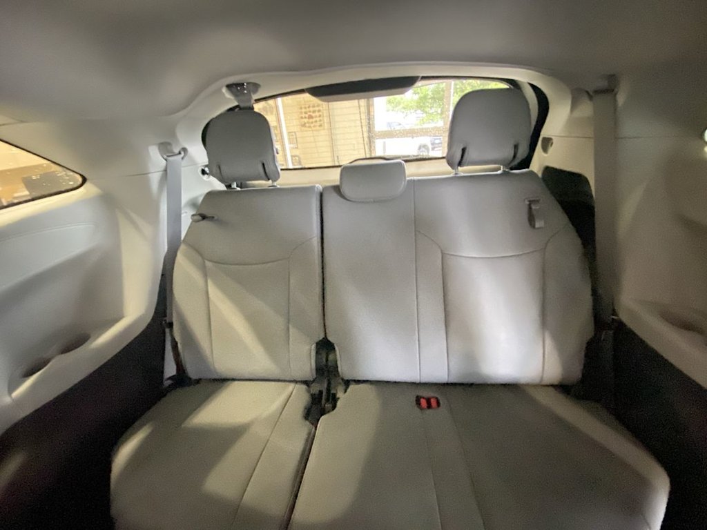 Thumbnail: 2024 Toyota Sienna - 10