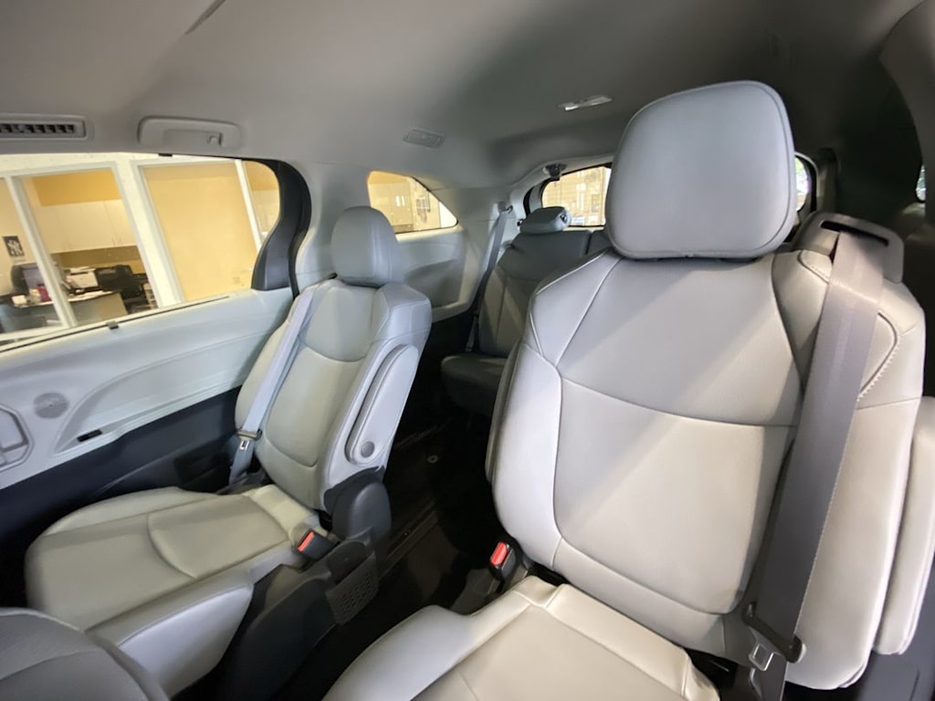 Thumbnail: 2024 Toyota Sienna - 9