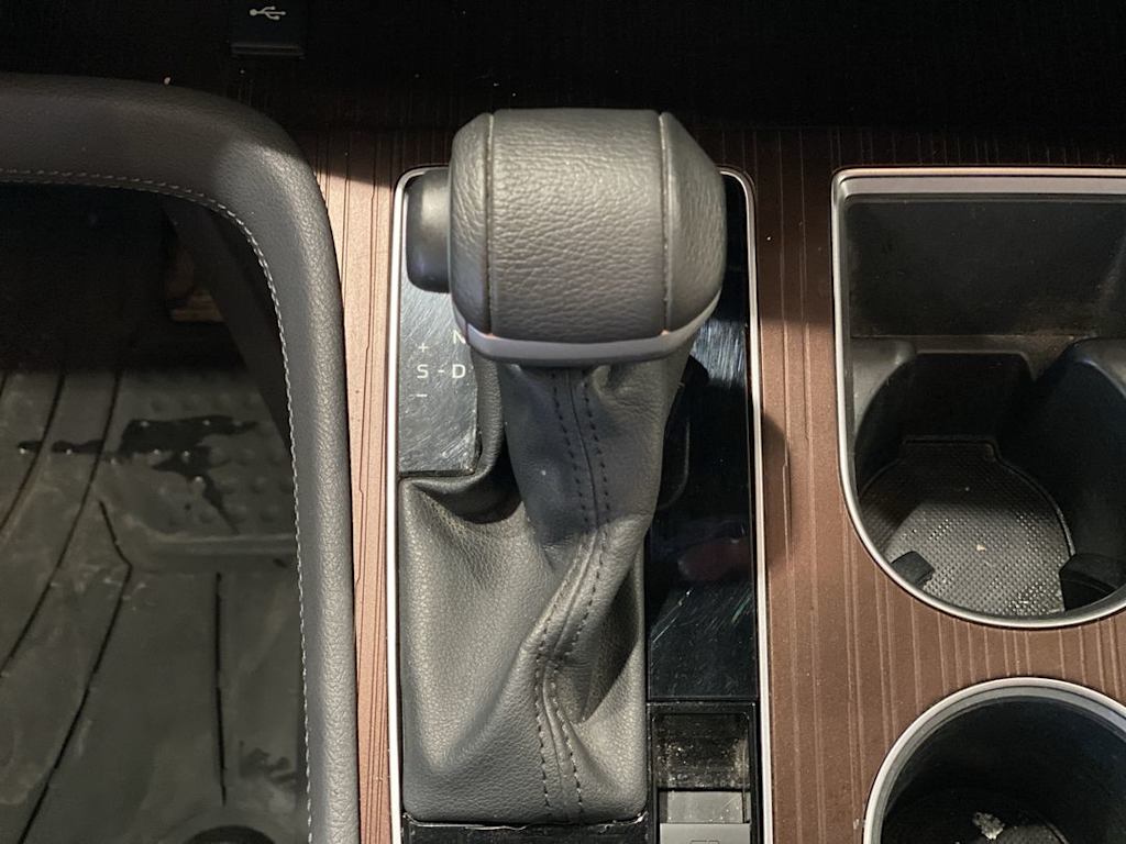 Thumbnail: 2023 Toyota Sienna - 13