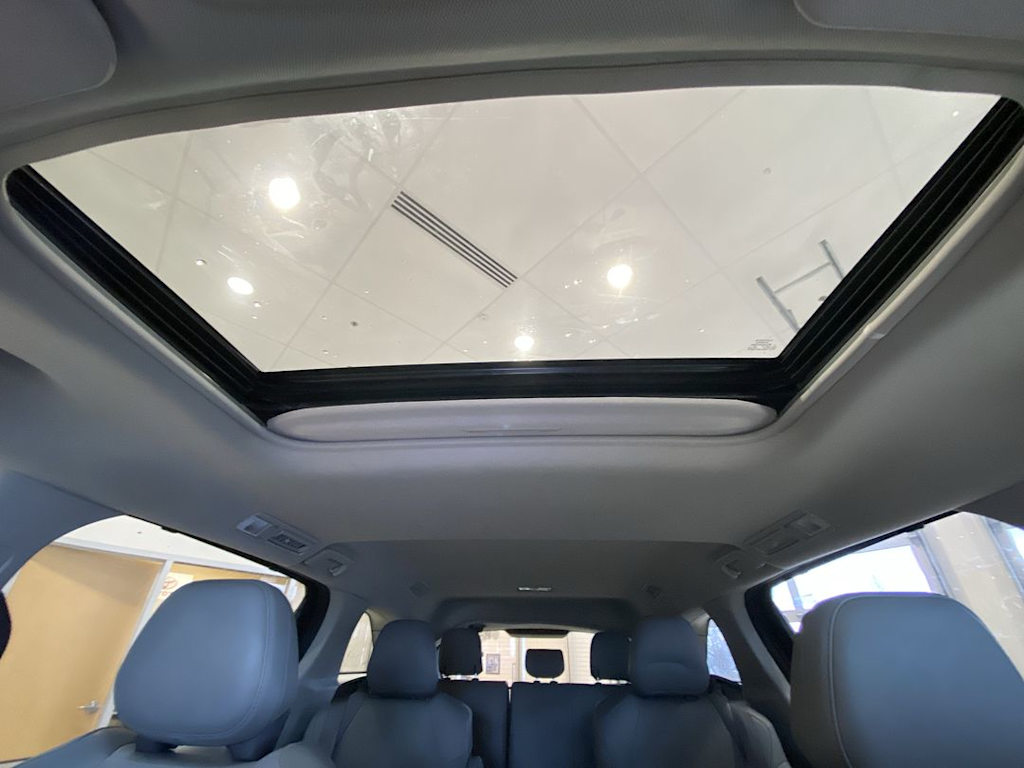 Thumbnail: 2023 Toyota Sienna - 26