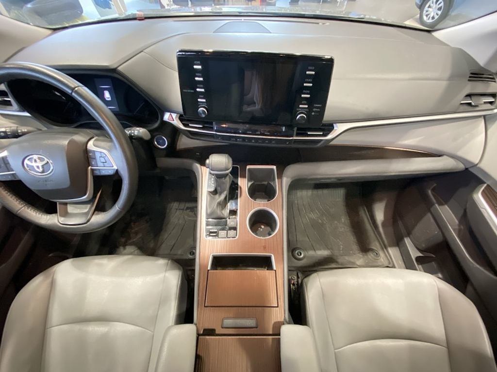 Thumbnail: 2023 Toyota Sienna - 8