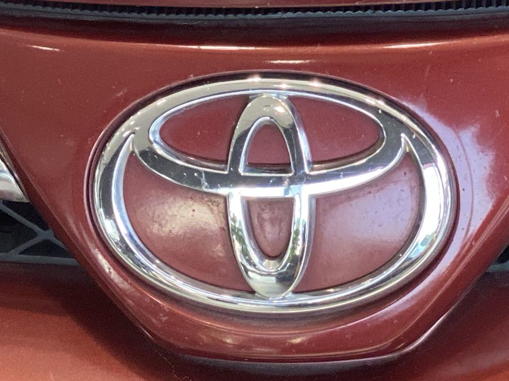 Thumbnail: 2005 Toyota Sienna - 19