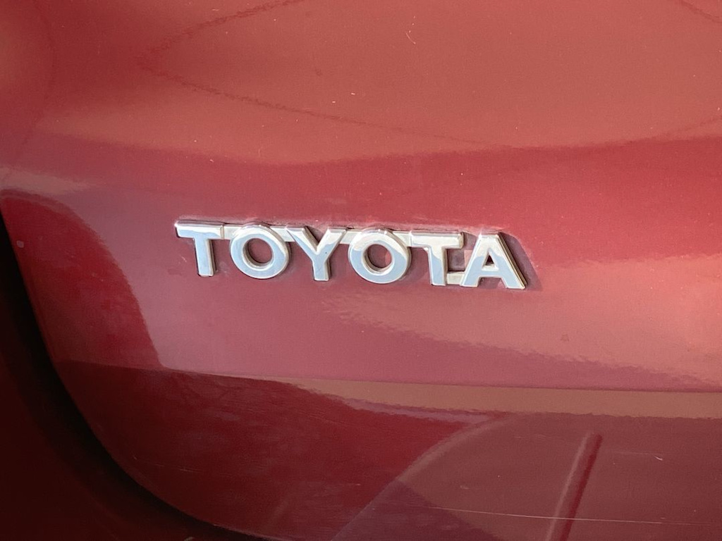 Thumbnail: 2005 Toyota Sienna - 20