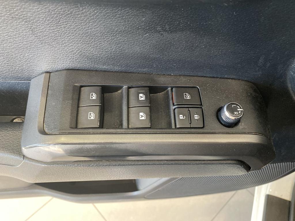 Thumbnail: 2018 Toyota Tacoma - 23