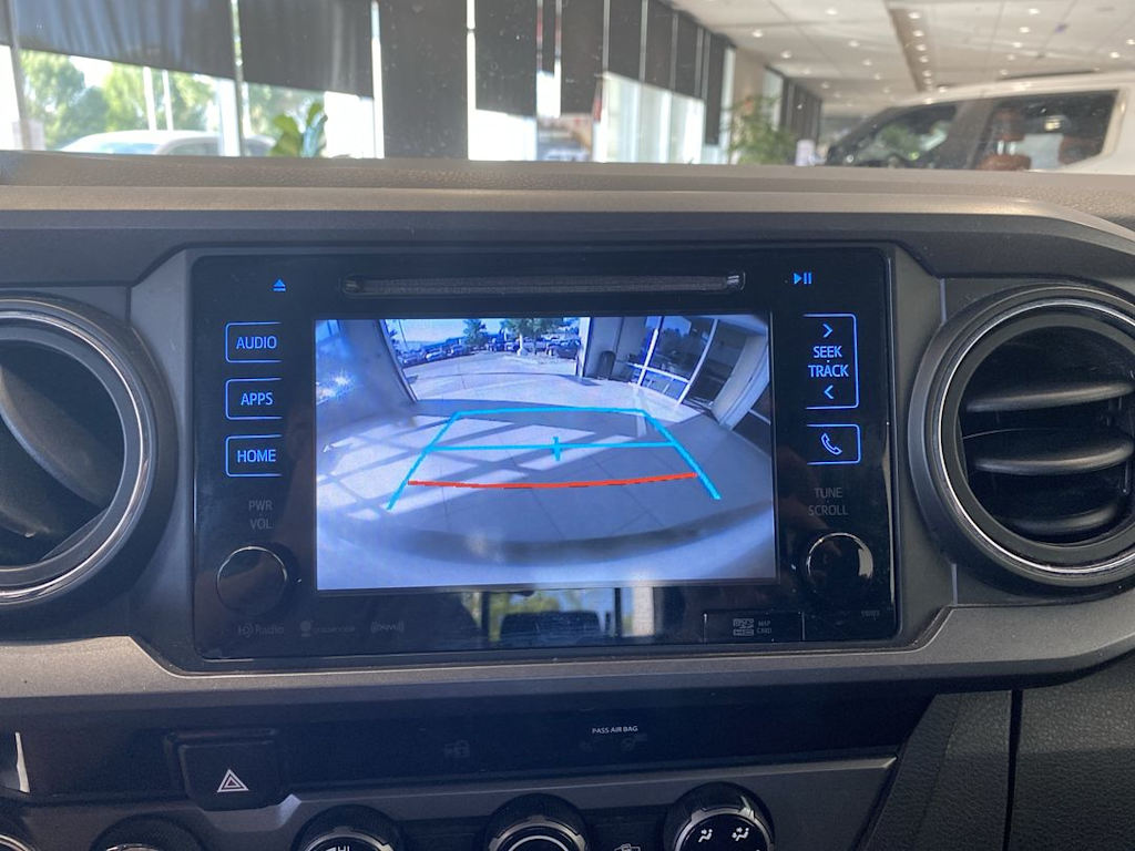 Thumbnail: 2018 Toyota Tacoma - 24