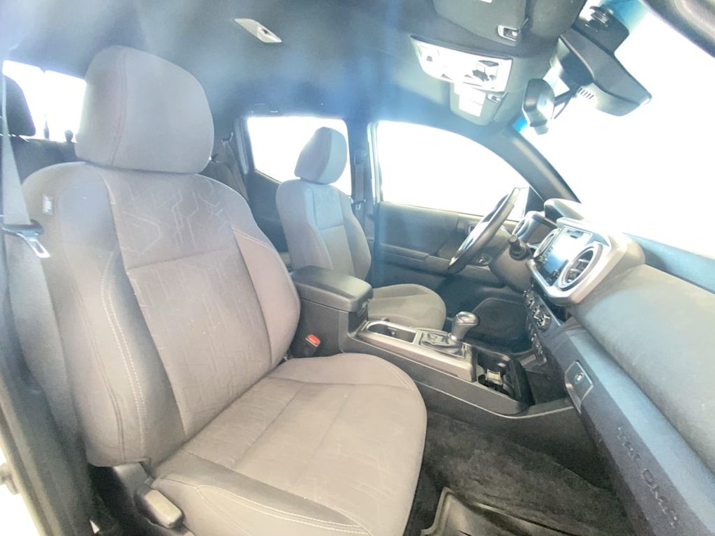 Thumbnail: 2018 Toyota Tacoma - 10