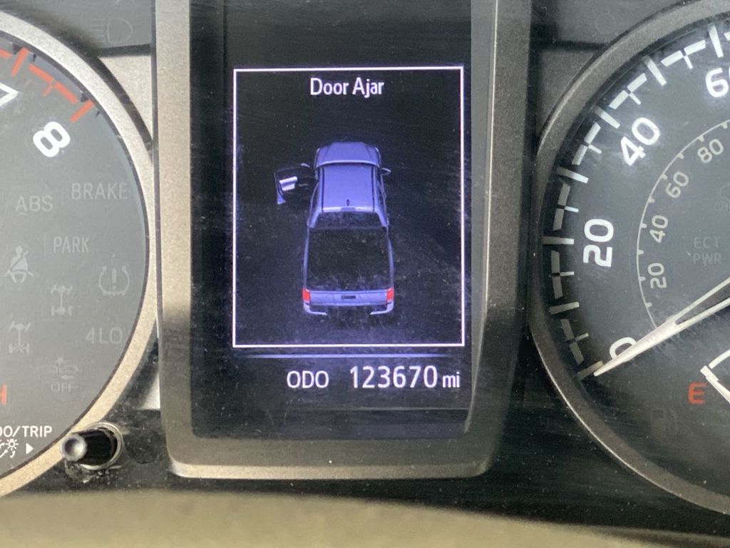 Thumbnail: 2018 Toyota Tacoma - 14