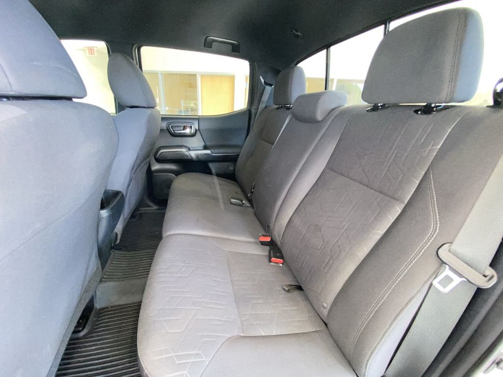 Thumbnail: 2018 Toyota Tacoma - 11