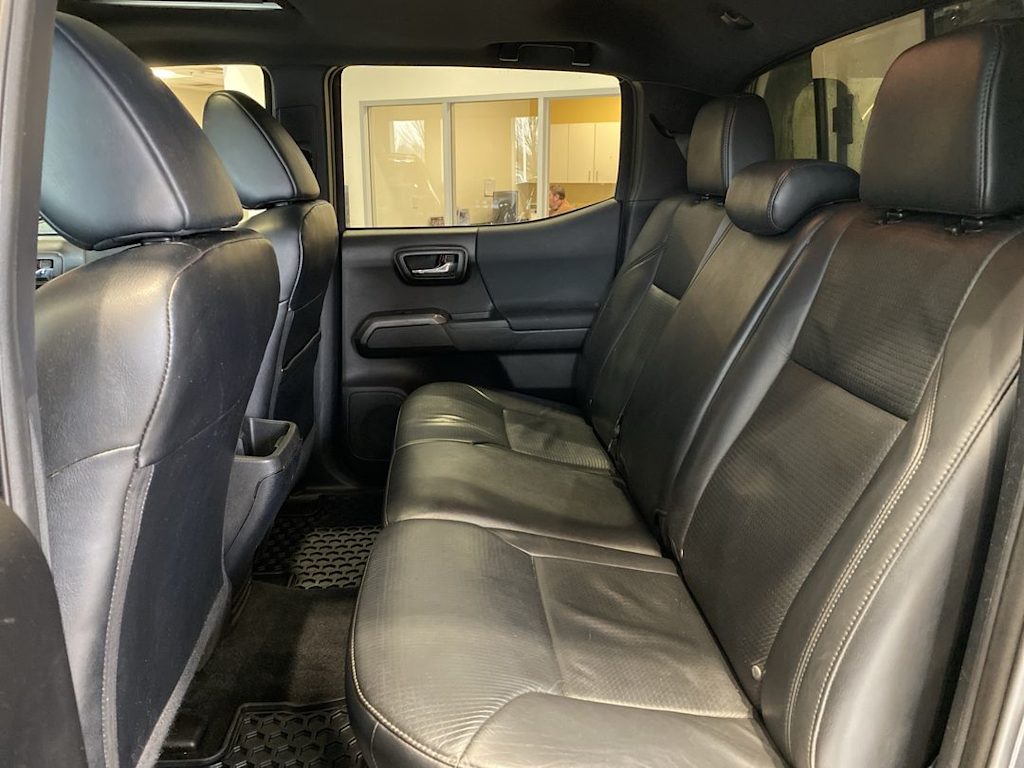 Thumbnail: 2019 Toyota Tacoma - 11