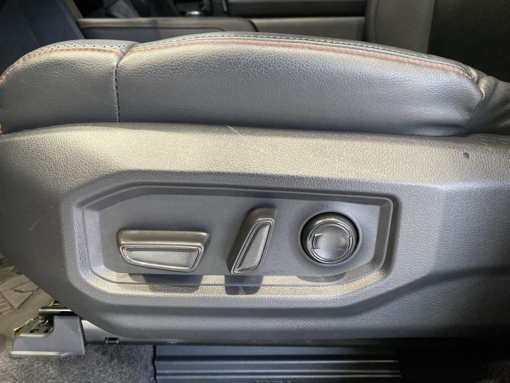 Thumbnail: 2025 Toyota Tundra - 21