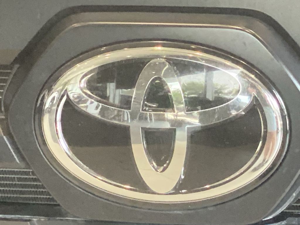 Thumbnail: 2019 Toyota Tacoma - 18