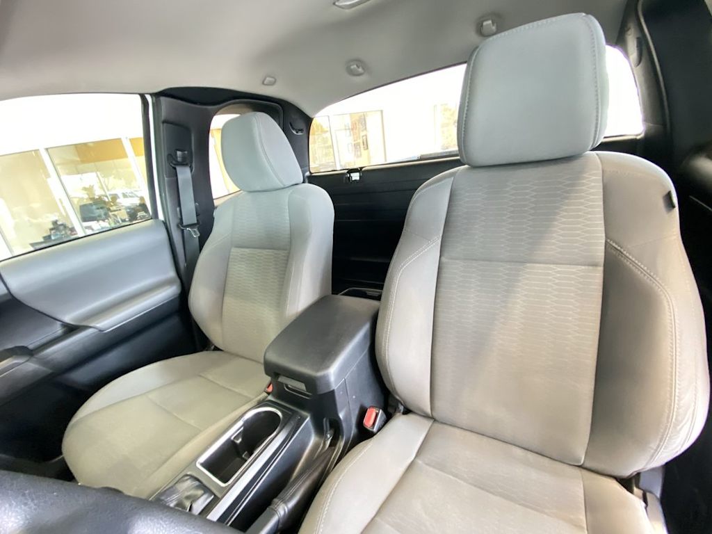 Thumbnail: 2019 Toyota Tacoma - 9