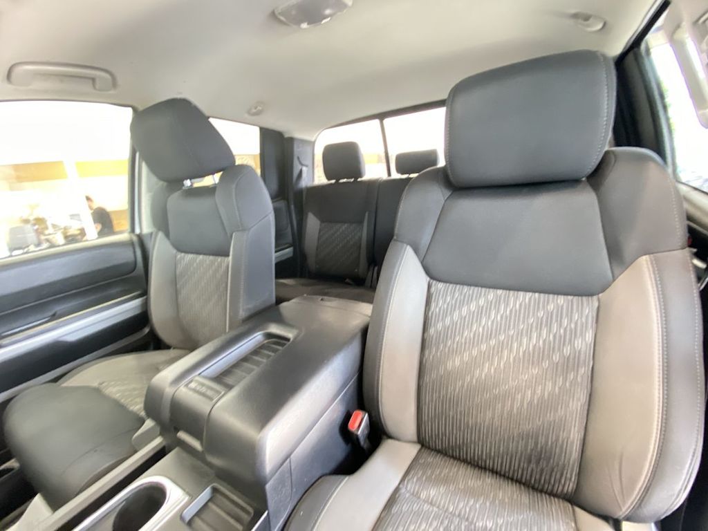 Thumbnail: 2020 Toyota Tundra - 10