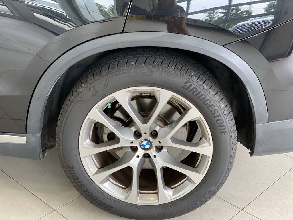 Thumbnail: 2021 BMW X5 - 6