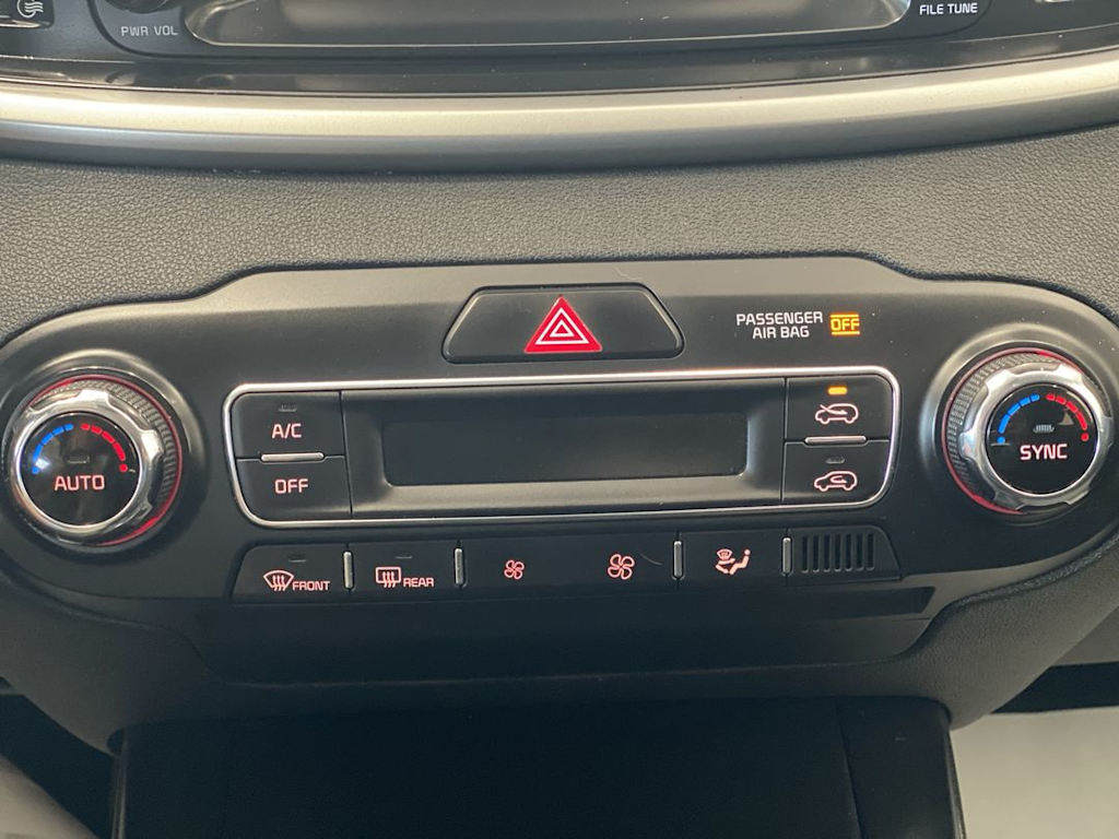 Thumbnail: 2019 Kia Sorento - 26