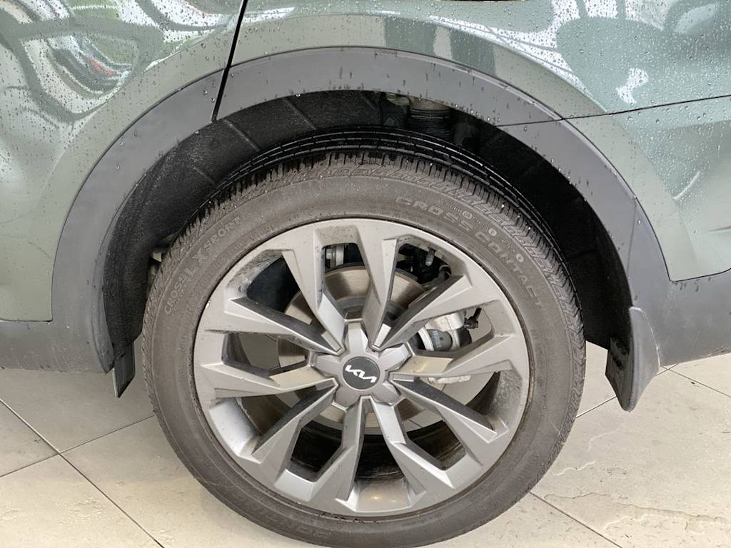 Thumbnail: 2023 Kia Sorento - 8