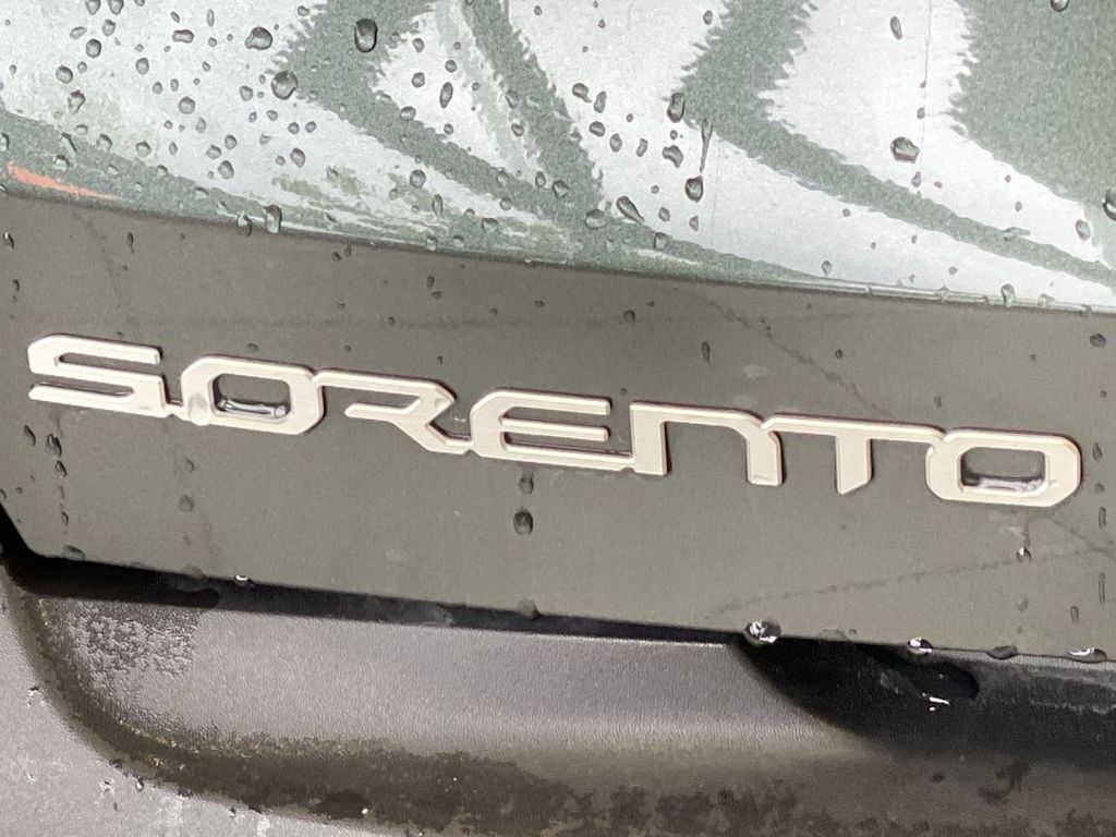 Thumbnail: 2023 Kia Sorento - 7