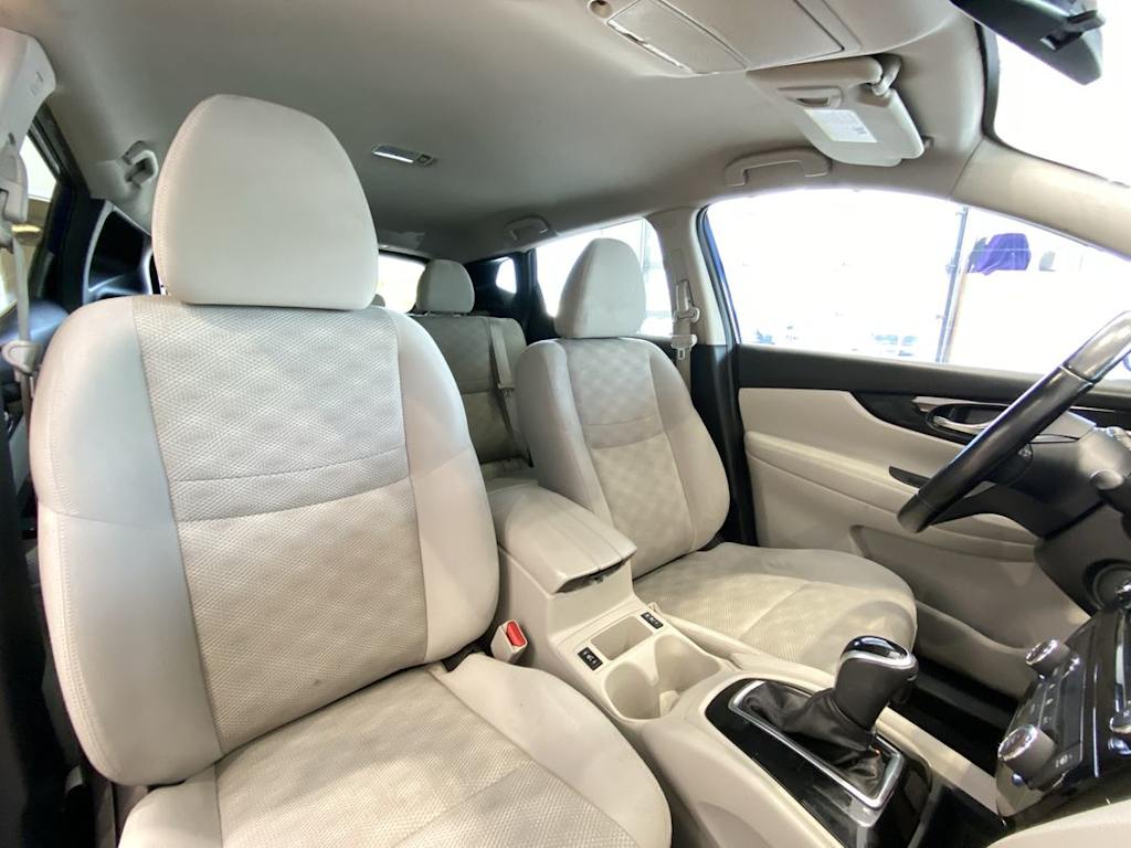 Thumbnail: 2020 Nissan Rogue Sport - 9