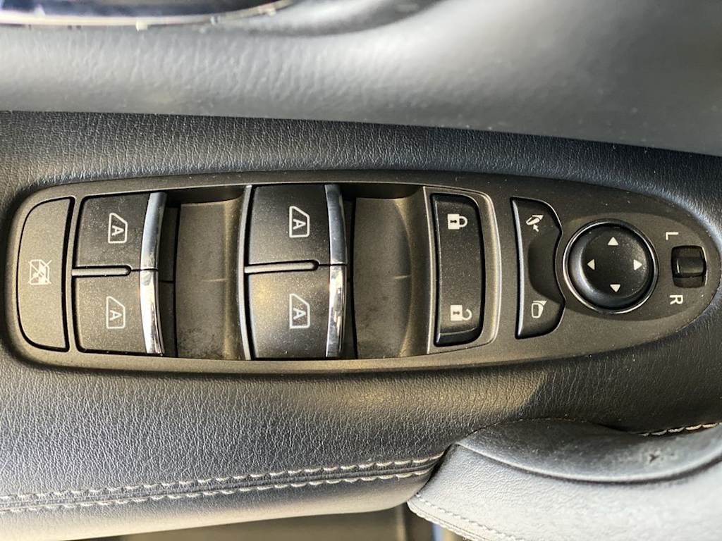 Thumbnail: 2017 INFINITI QX80 - 23