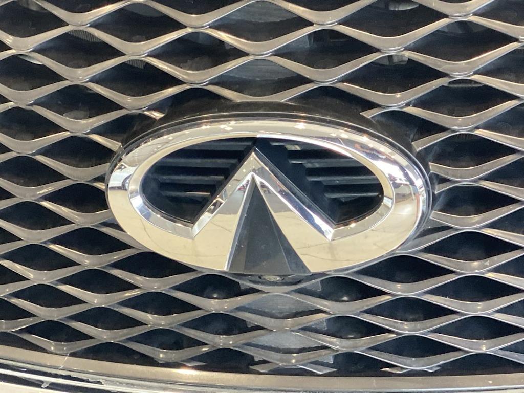 Thumbnail: 2017 INFINITI QX80 - 7