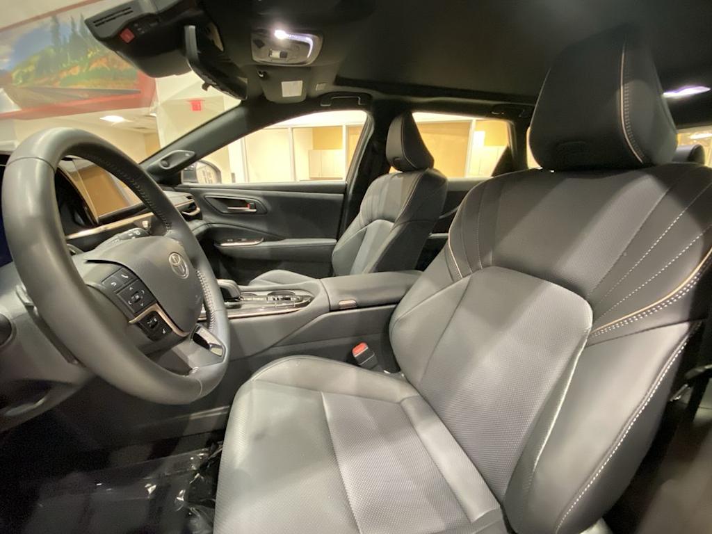 Thumbnail: 2025 Toyota Crown Signia - 8